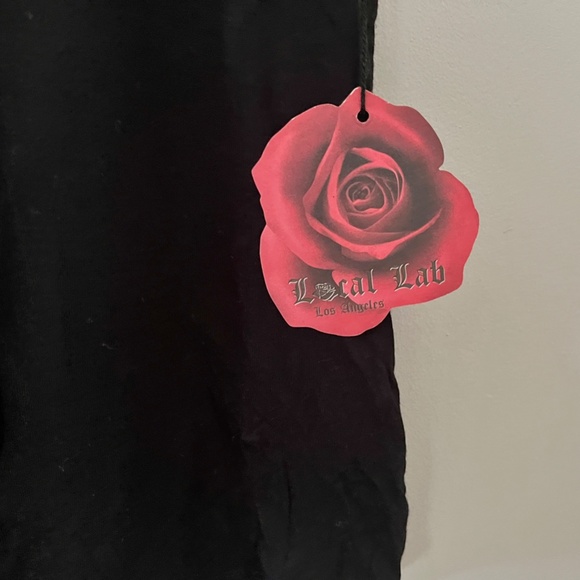 Pretty Rose T Shirt, Small, Women, Black & Red, New With Tags - Picture 8 of 9